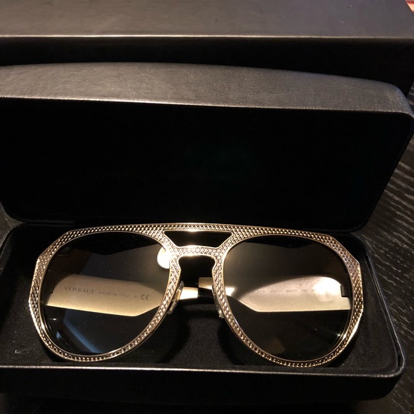 Versace Other - 🔥SOLD🔥NIB VERSACE UNISEX GOLD SUNGLASSES